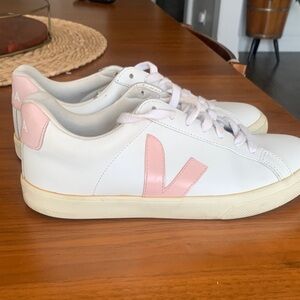 Veja Women's White and Pink Sneakers